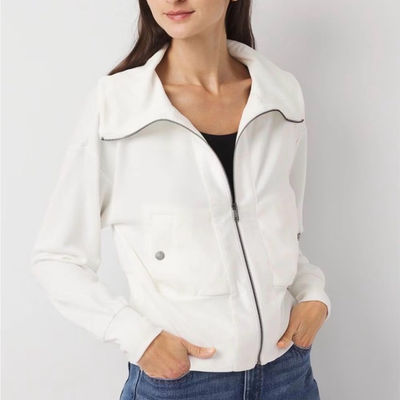 White House Black Market Sweaters - NWT White House Black Market Long Sleeve Collared Trim Zip Ecru